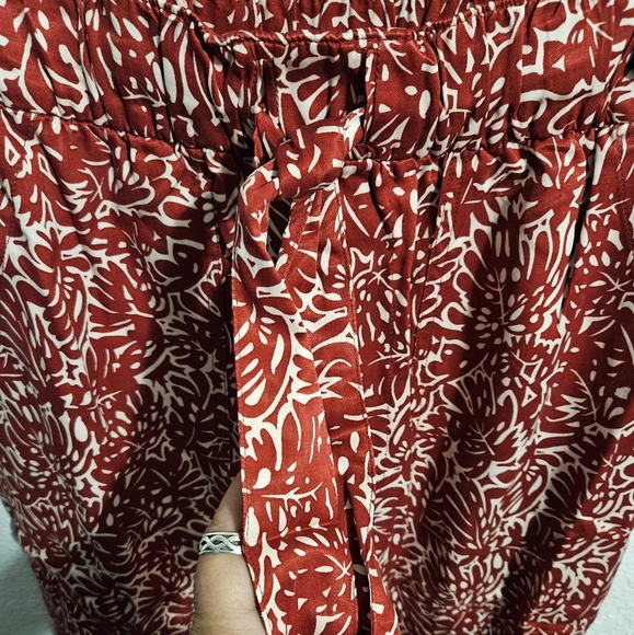 Club Manaco Designer Belted Pants Cherry White Silky Cream Pockets Flare M NWT - Picture 6 of 15